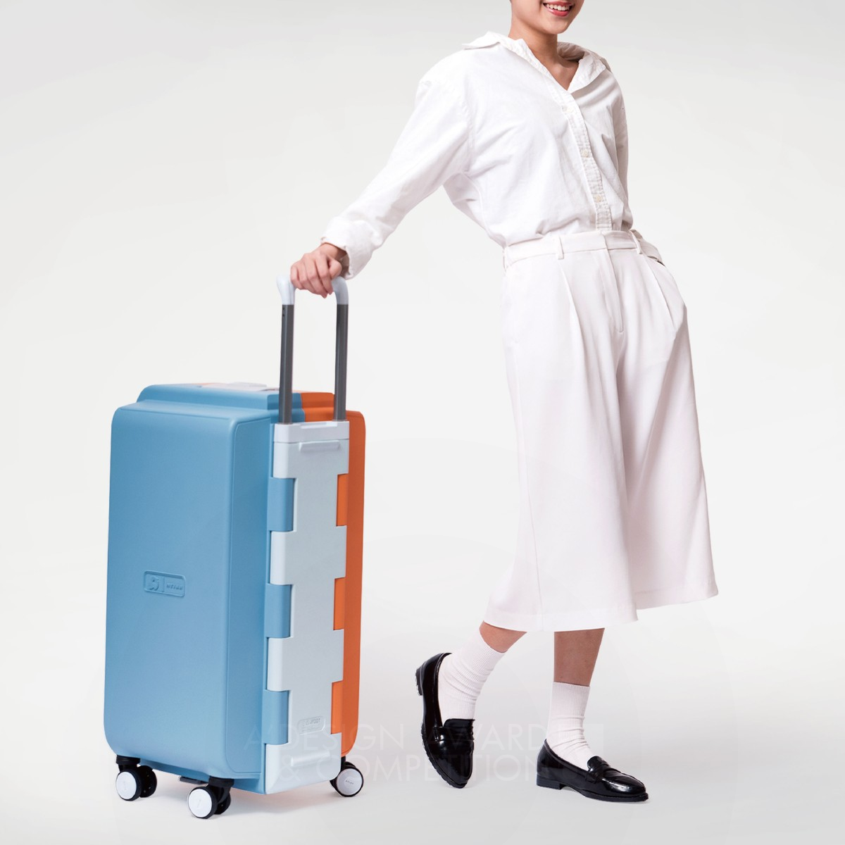 Rhita Sustainability Suitcase by Chunyu Pan, Yun Cheng and Jhenjia Yang Silver Sustainable Products, Projects and Green Design Award Winner 2020 