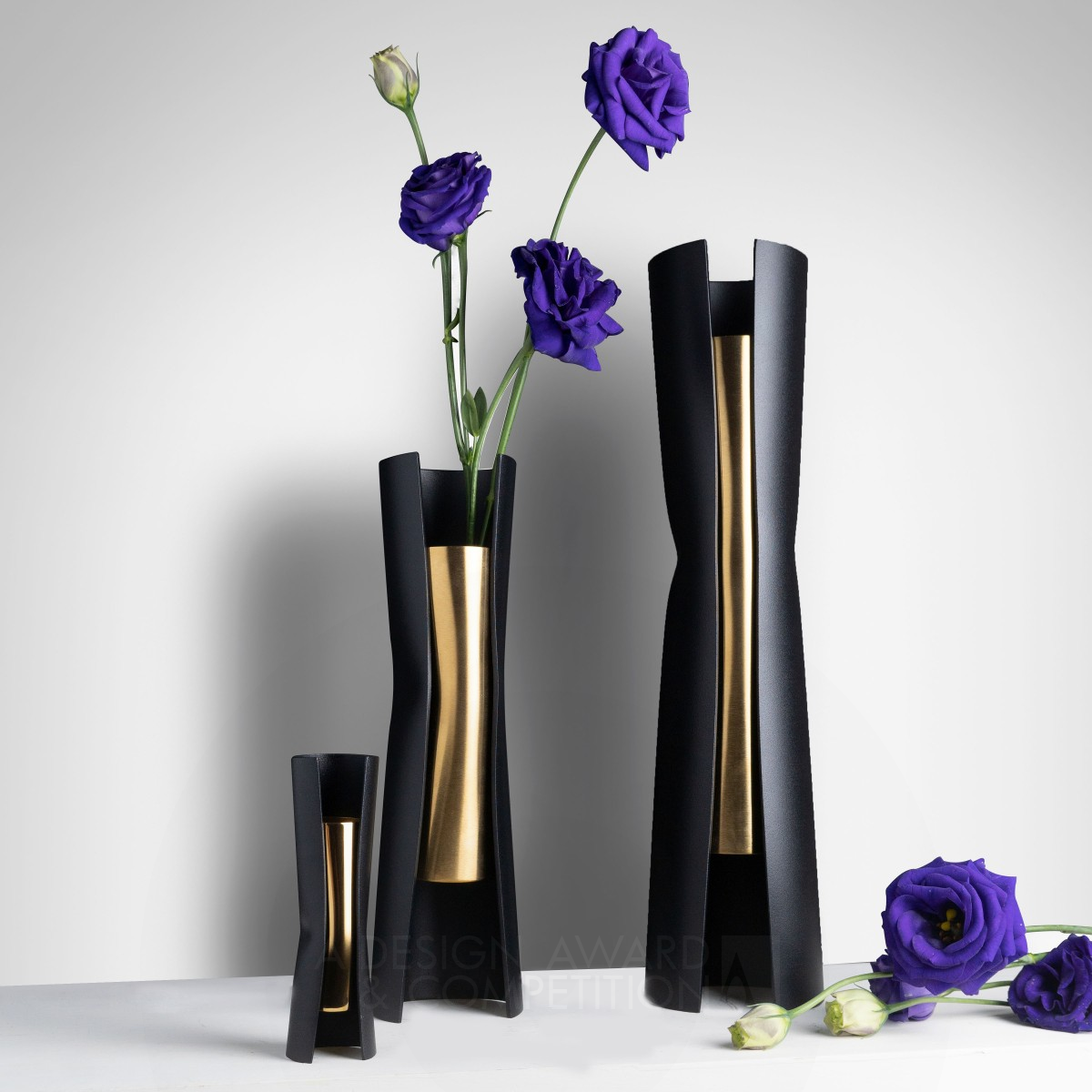 Courbe Vase by Eason Yang, Bryan Leung and Amanda Lin Bronze Furniture Design Award Winner 2021 