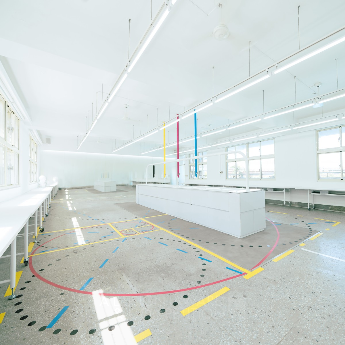 Aesthetic Lab Classroom by Pei Ting Yu Bronze Interior Space and Exhibition Design Award Winner 2022 