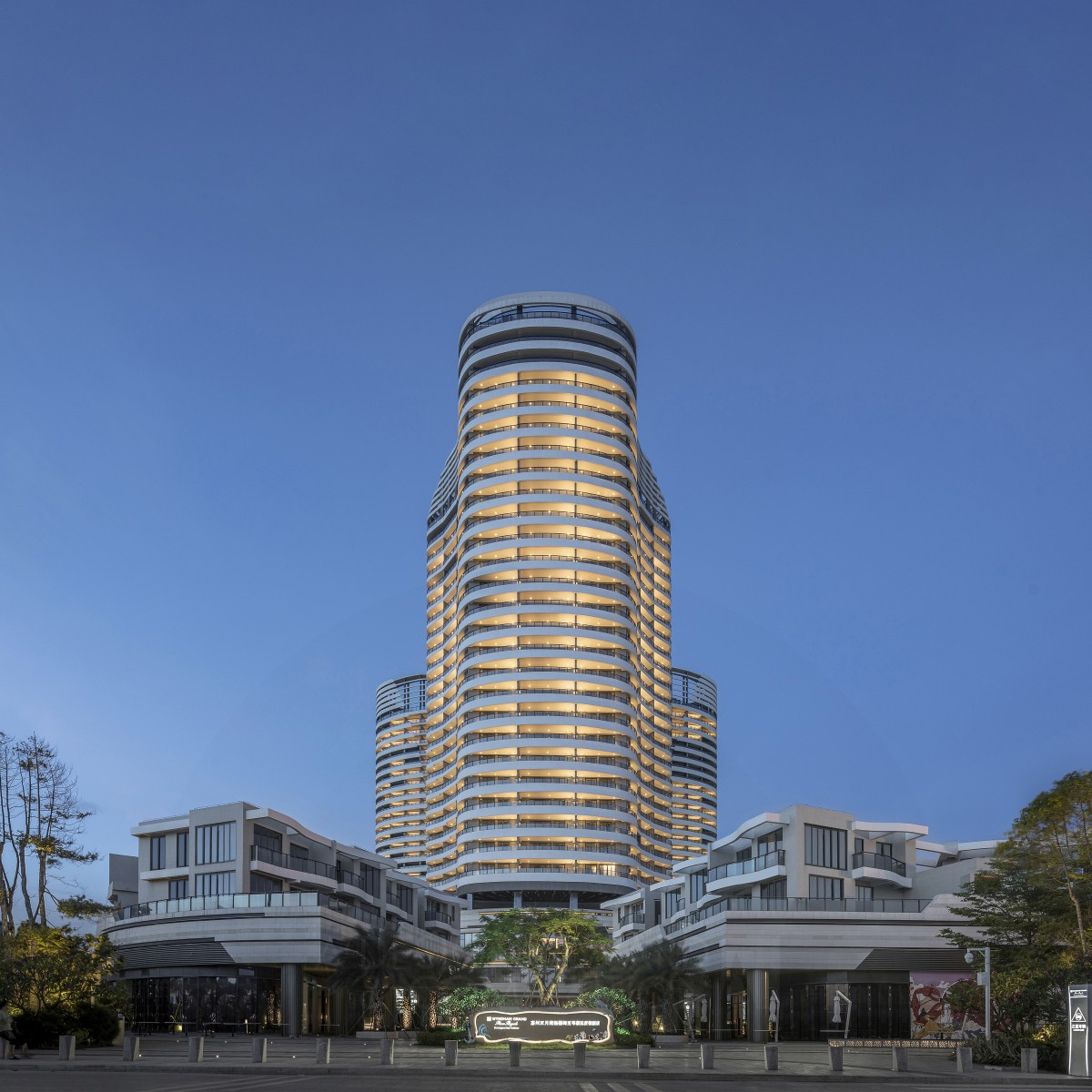 Wyndham Grand Plaza Hotel by He Wang and Hancui Lu Bronze Architecture, Building and Structure Design Award Winner 2022 