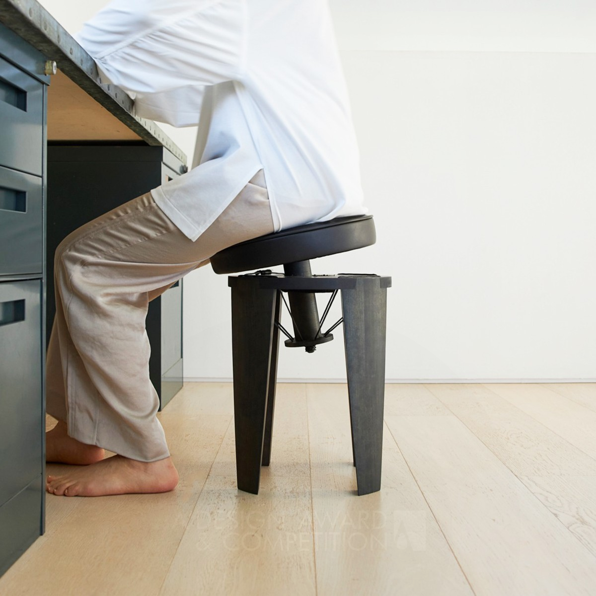 Swing Ao Stool by Takusei Kajitani Silver Furniture Design Award Winner 2022 