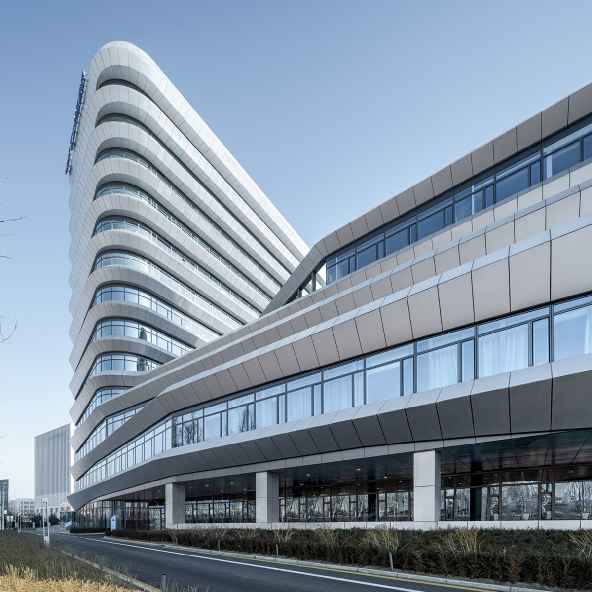 Hebei Hua Ao Hospital Trauma Treatment Center by Ling Chen Silver Architecture, Building and Structure Design Award Winner 2022 