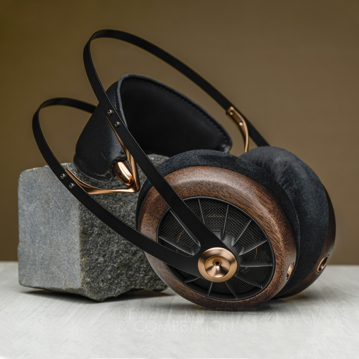 109 Pro Headphone by Meze Audio Platinum Audio and Sound Equipment Design Award Winner 2023 