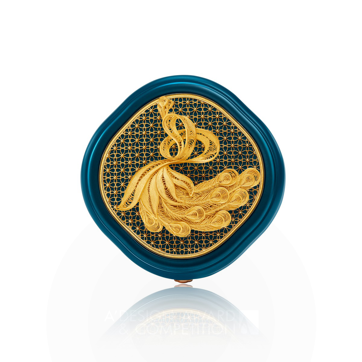 Florasis Gold Filigree Peacock Face Powder by Li Yuan and Juanjuan Hu Golden Luxury Design Award Winner 2023 