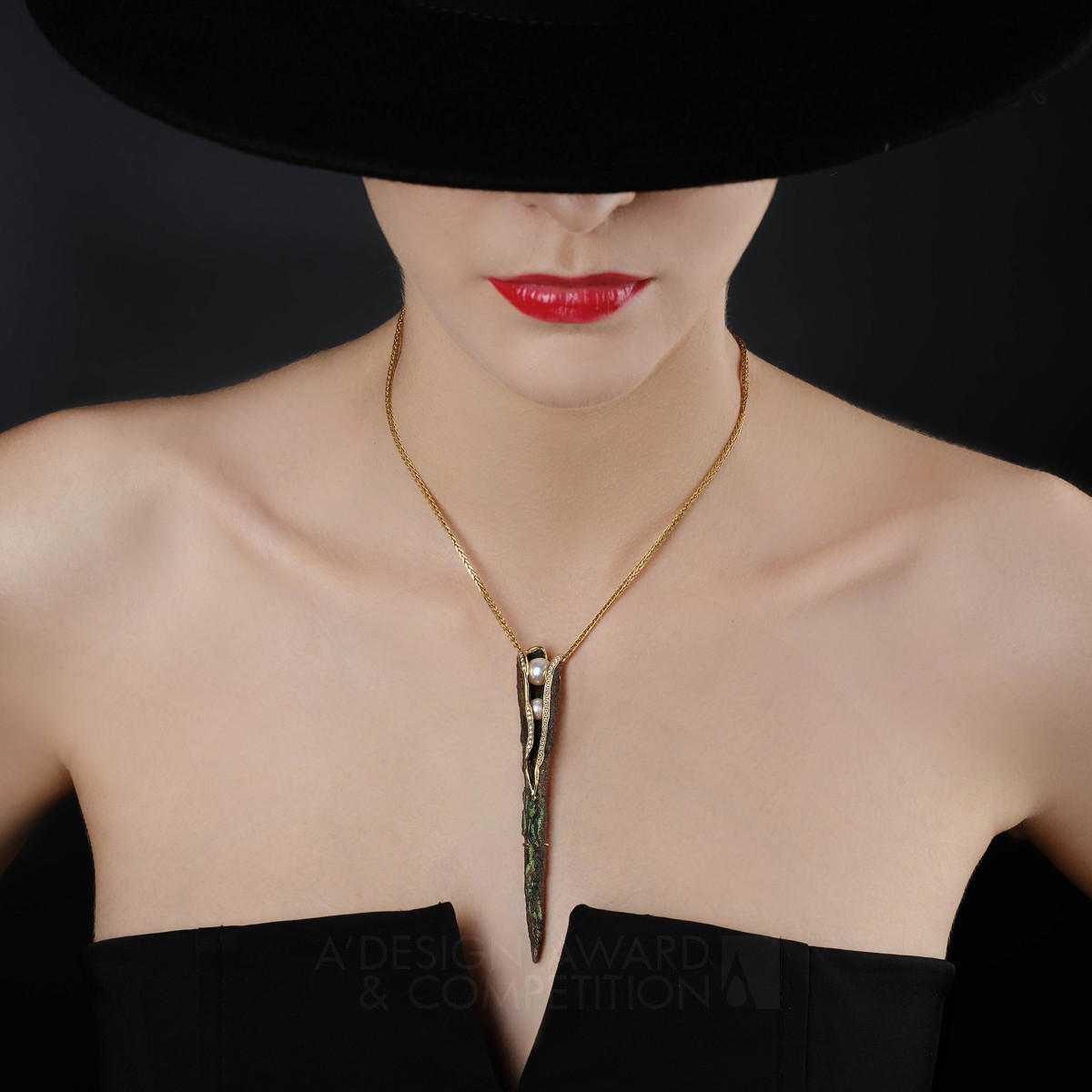 Origins Brooch And Necklace by Paloma Sanchez Silver Jewelry Design Award Winner 2023 