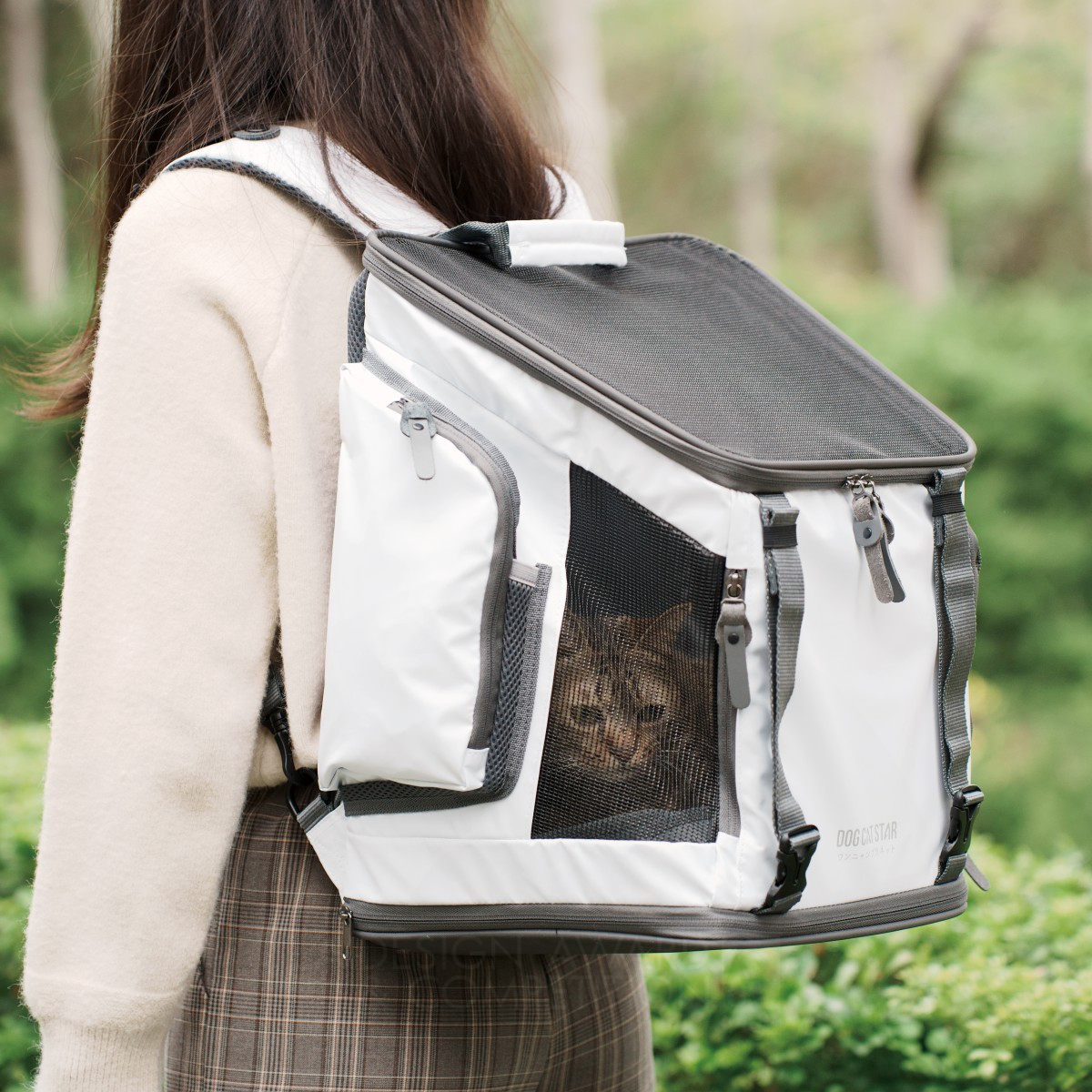 Little Cube Pet Backpack by Planddo Co., Ltd. Silver Pet Care, Toys, Supplies and Products for Animals Design Award Winner 2024 