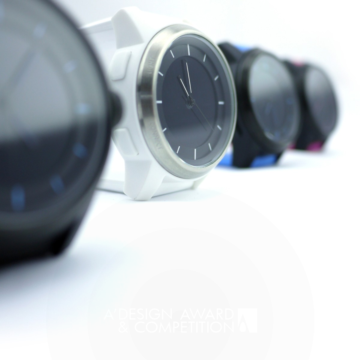 COOKOO Connected Watch by ConnecteDevice Ltd Platinum Jewelry Design Award Winner 2013 