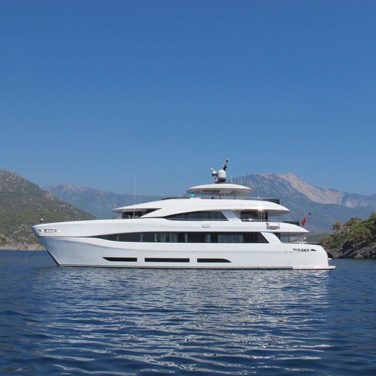 Curvelle quaranta Luxury Power Catamaran Superyacht by Curvelle quaranta design team Golden Yacht and Marine Vessels Design Award Winner 2014 