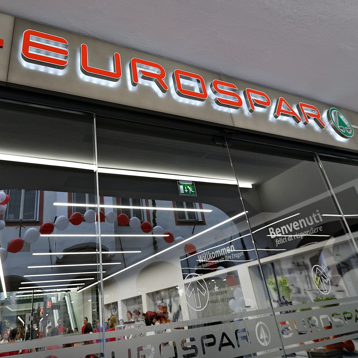 Eurospar Premium del Gruppo Aspiag Design Supermarket by DOC Design Modena - Italia Iron Interior Space and Exhibition Design Award Winner 2015 