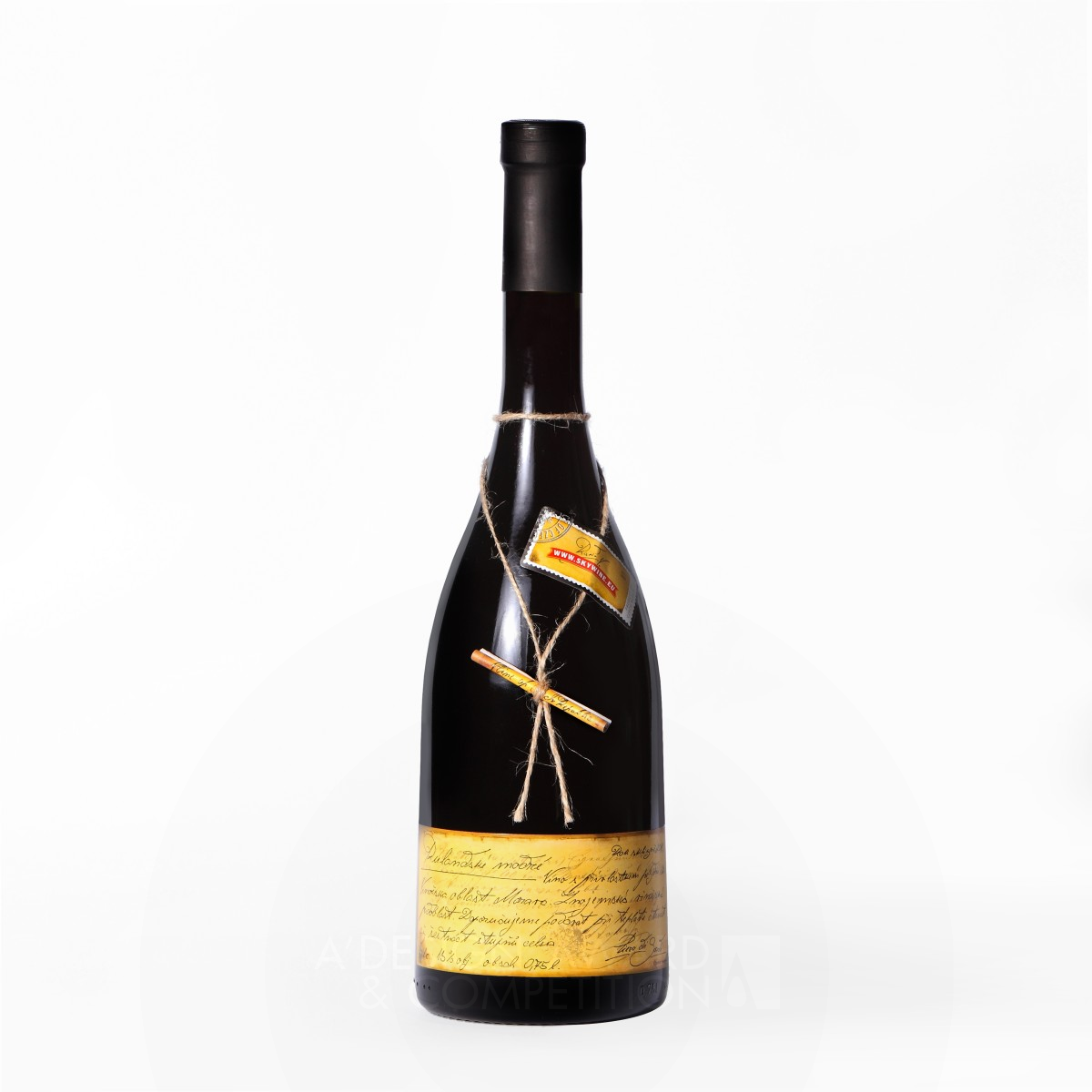 Piero di Gardi Bottle of wine by Vladimír Raška Iron Packaging Design Award Winner 2015 