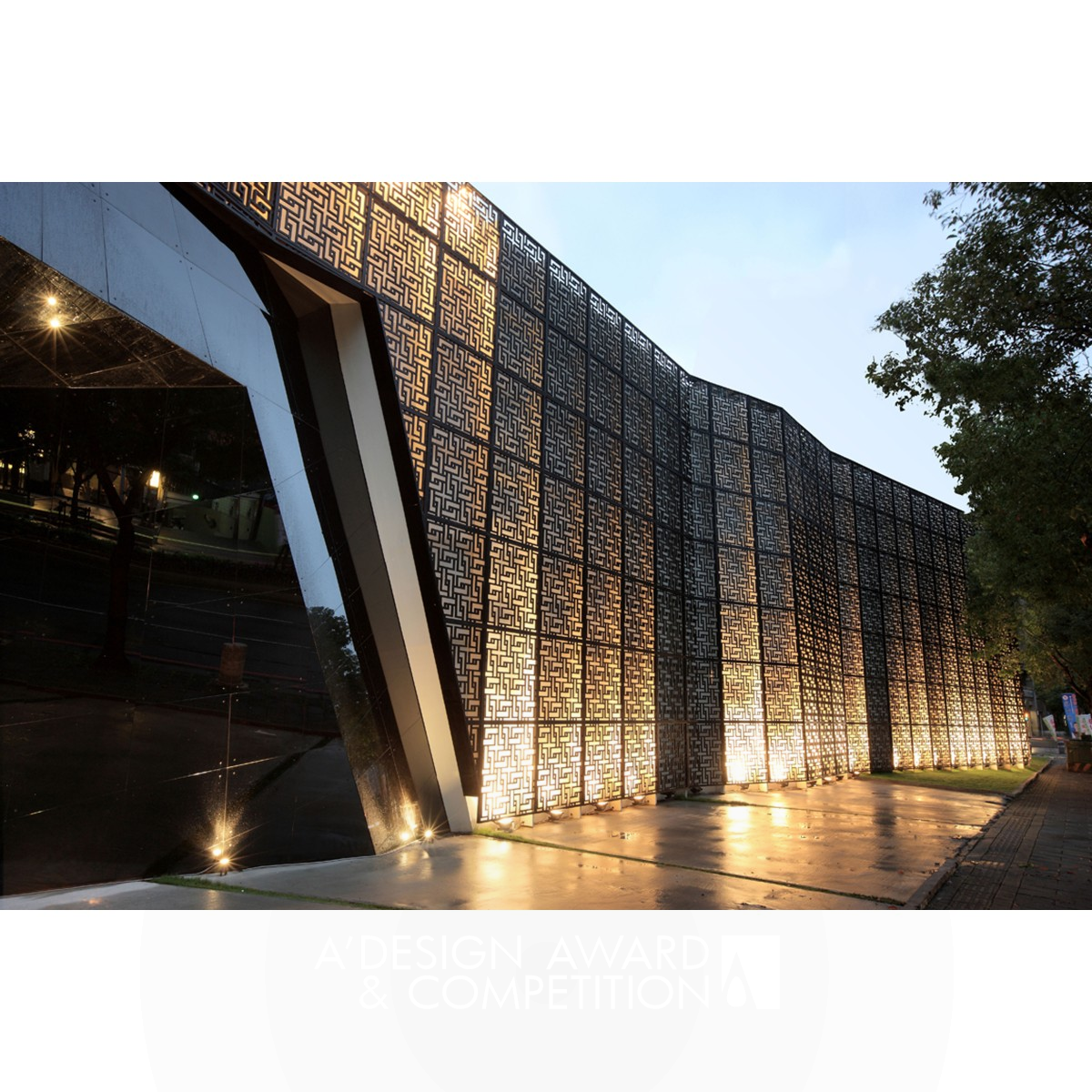 Elegance in Hold Public service center by Chin-Feng Wu & Chih-Sheng Fan Silver Interior Space and Exhibition Design Award Winner 2016 