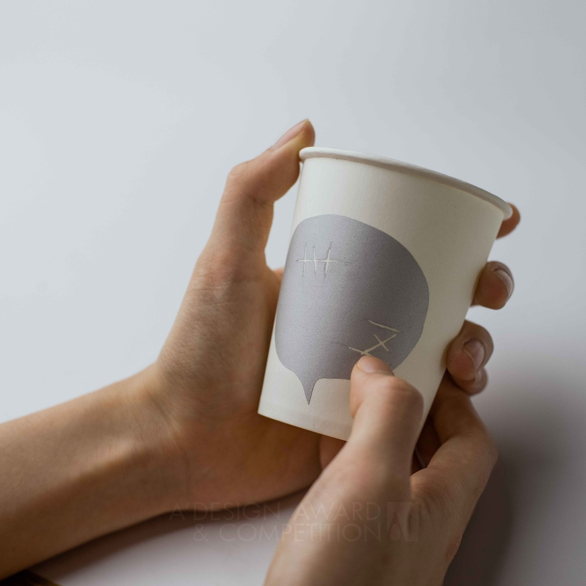 Tag Tag Mark disposable cups  by Jiani Zeng and Yi Teng Shih Golden Disposable and Single-Use Product Design Award Winner 2017 