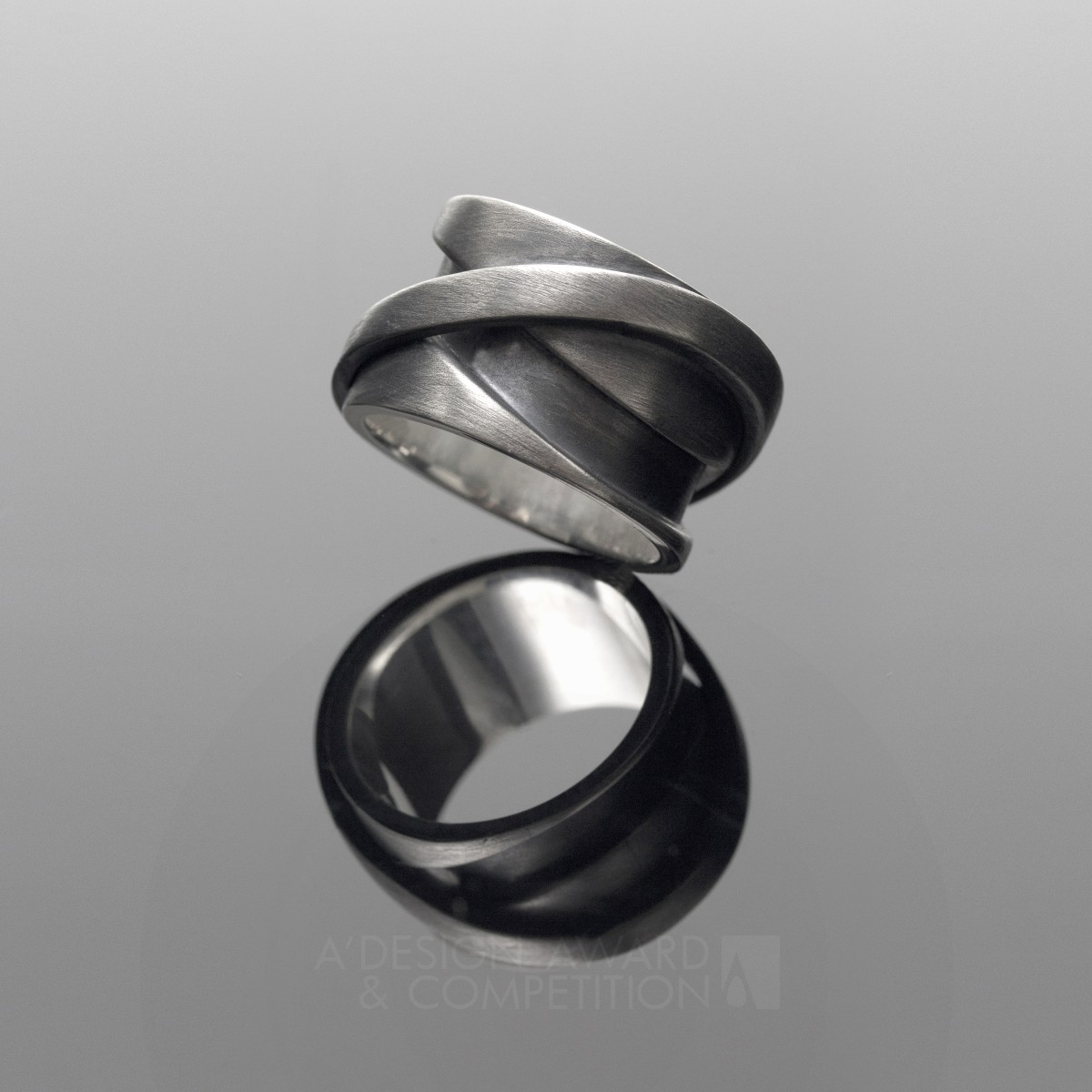 Infinito Ring Ring by Fabio Brazil and Henrique Murgel Silver Jewelry Design Award Winner 2017 