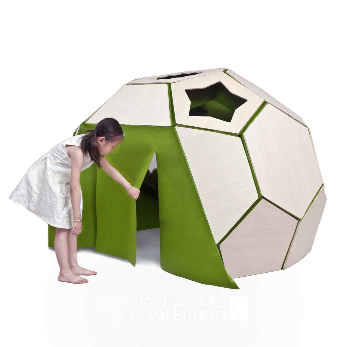 Moon House Children tent by Wu Tong Design Team of ZZULI Silver Baby, Kids' and Children's Products Design Award Winner 2017 