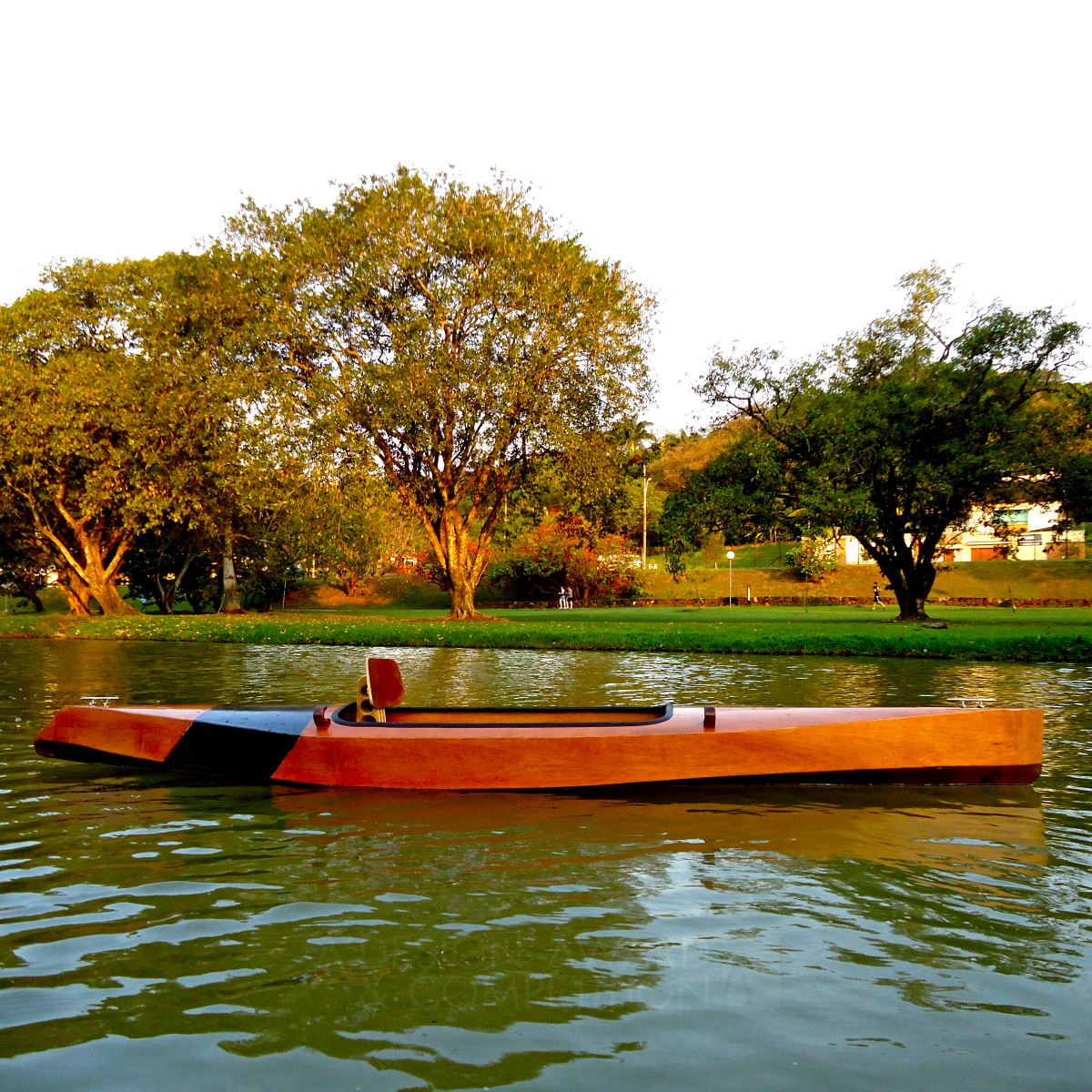 Andrômeda Tourist kayak by Luigi Toledo / Carlos Toledo Iron Yacht and Marine Vessels Design Award Winner 2017 