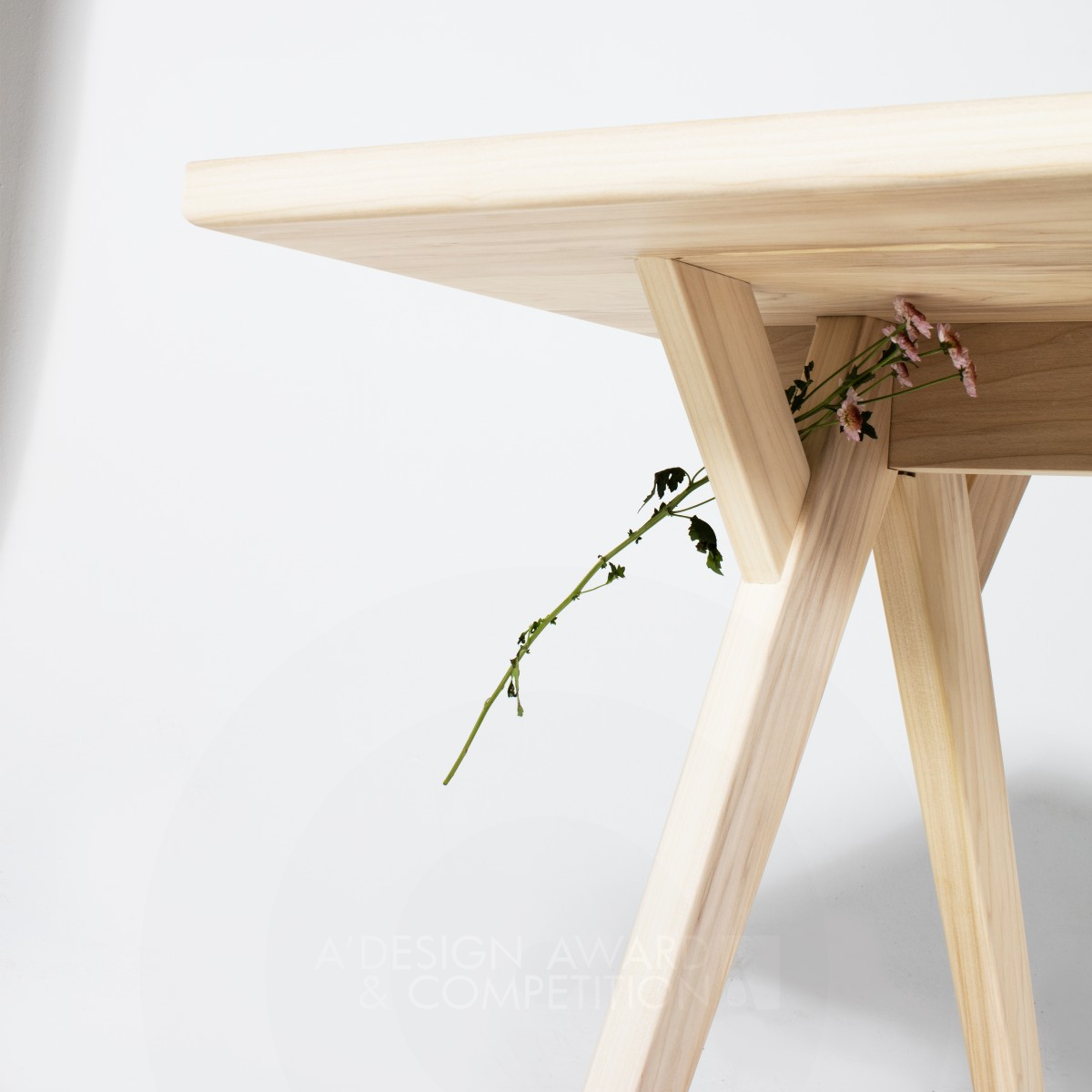 Zi Ran A Table by Kaidi Mao Iron Furniture Design Award Winner 2018 