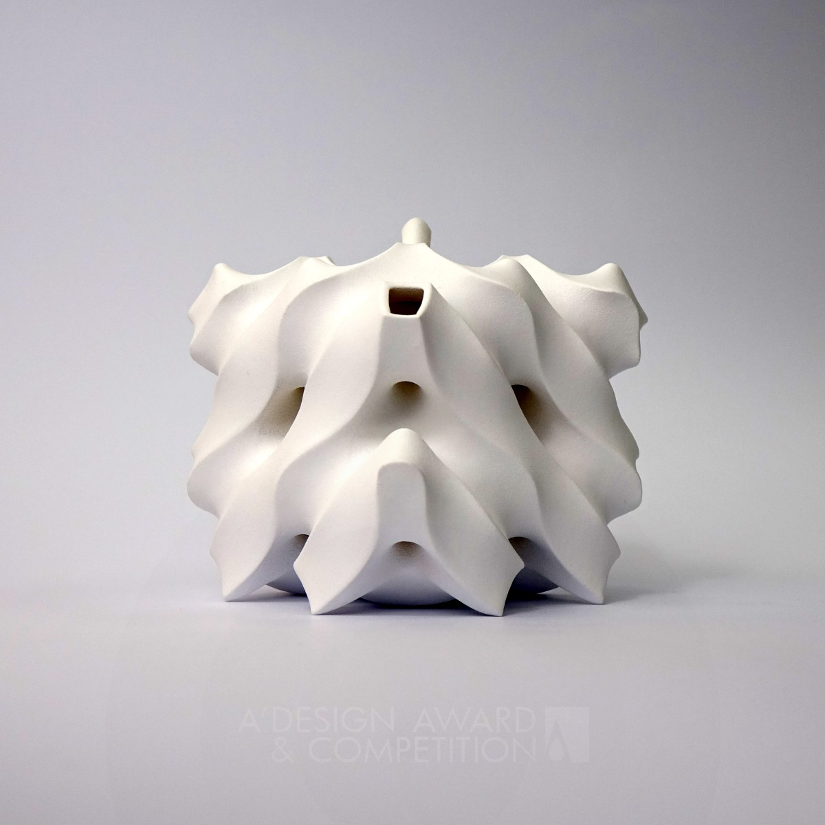 Vapor Breeze Tea Set by Naai-Jung Shih Golden Generative, Algorithmic, Parametric and AI-Assisted Design Award Winner 2019 