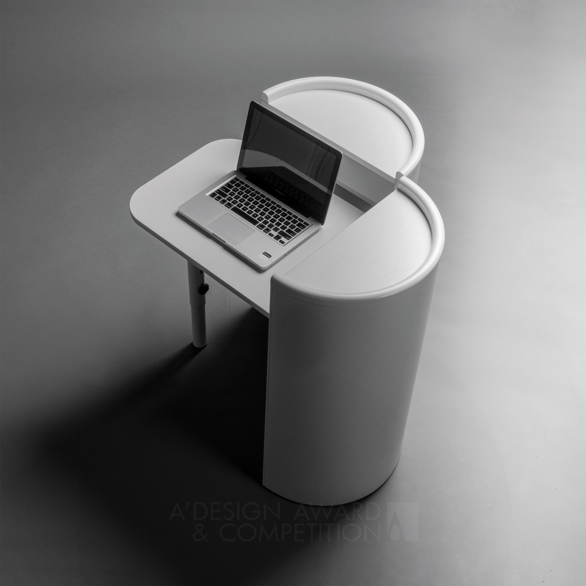Cilindro Desk by Miguel Arruda Silver Furniture Design Award Winner 2020 