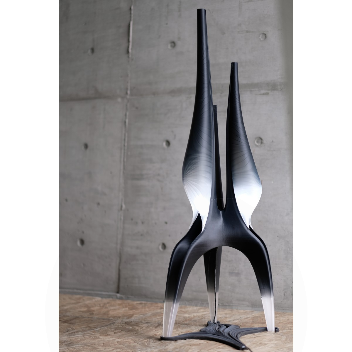 Calla Noir Decorative Floor Lighting by Kane Yanagawa and Echo Chen Bronze 3D Printed Forms and Products Design Award Winner 2019 