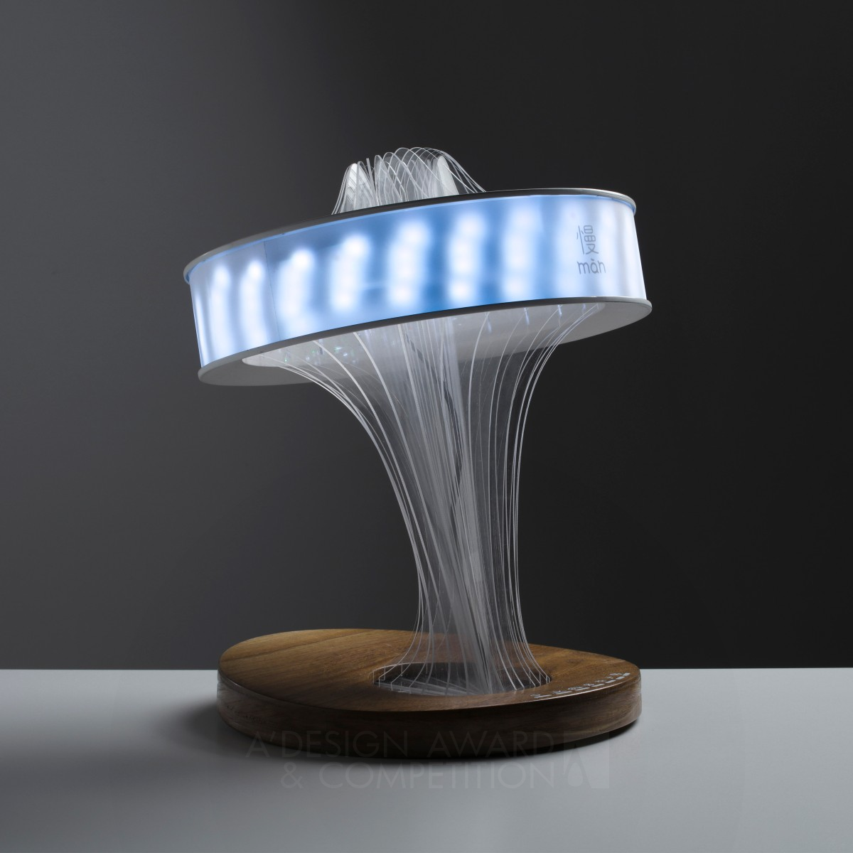 Màn Meditation Light by PoWei Chen Silver Lighting Products and Fixtures Design Award Winner 2019 