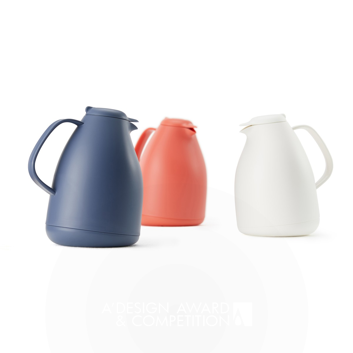 Penguin Thermo Jug by Zaiyong Fa Silver Bakeware, Tableware, Drinkware and Cookware Design Award Winner 2020 