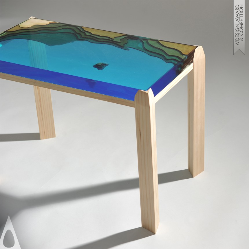 Yu-Han Wu's Coastline Table