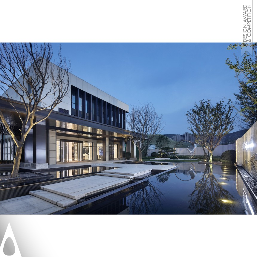 Li Zhang's Tracing Clouds Sales Center