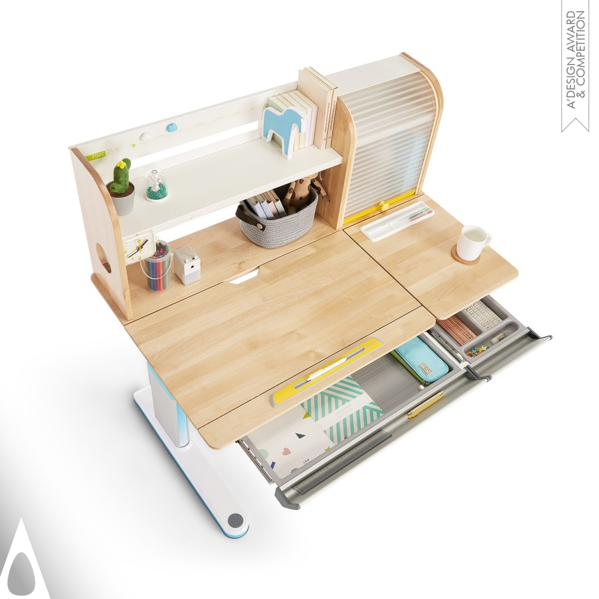 Lei Wang and Panyan Fei's Dreamland Ergonomics Study Desk