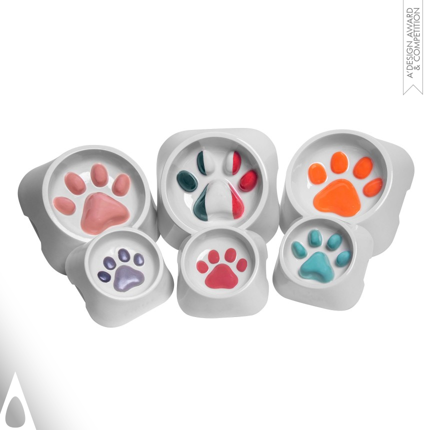 Kayoko Nishii's Paw Bowl Slow Feeder