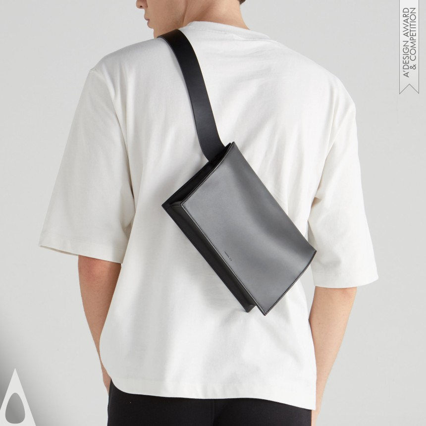 dash.'s DA18 Sling Bag