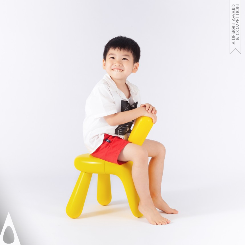 Li Yuanwei, Qi Yu and Zhao Hongchuan's Animal Multifunctional Stool