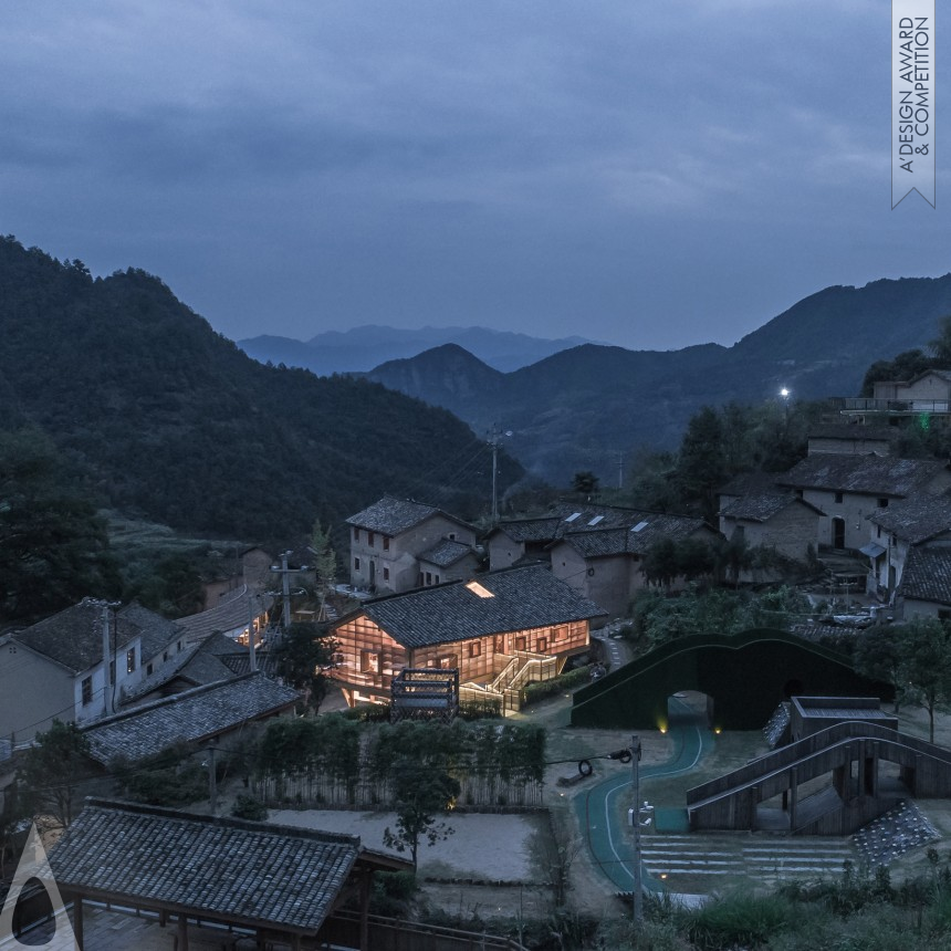 Mountain House in Mist designed by Lin Chen