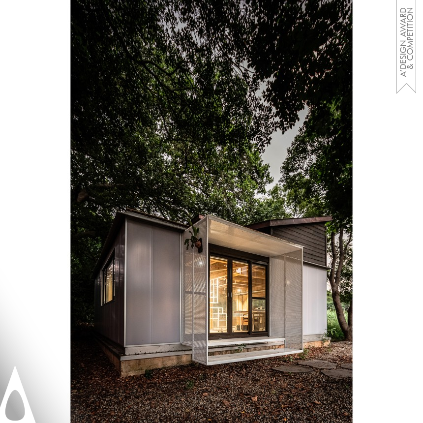 Bronze Architecture, Building and Structure Design Award Winner 2022 House a Half Mini House 