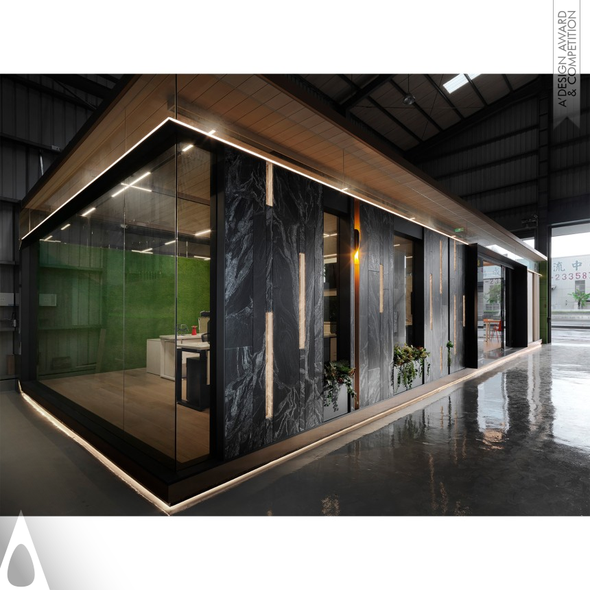 Shi Zhe Lo's Suspended and Transparent Office