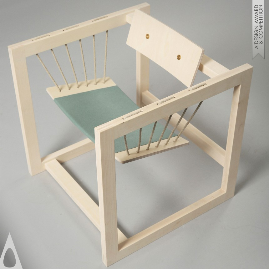 The Swing Chair designed by Jiangying Guo