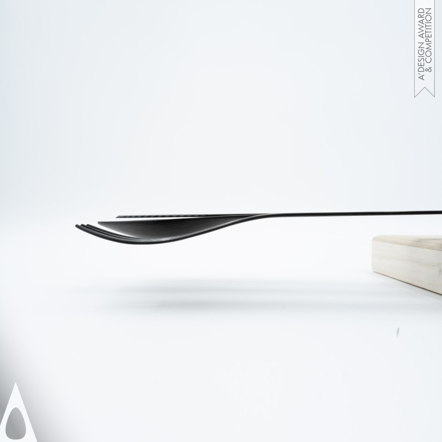 Iron Bakeware, Tableware, Drinkware and Cookware Design Award Winner 2022 Six Grams Cutlery 