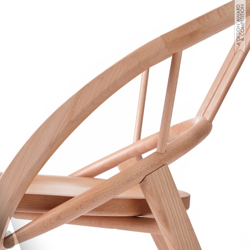 Takashi Niwa's Hopper Chair 