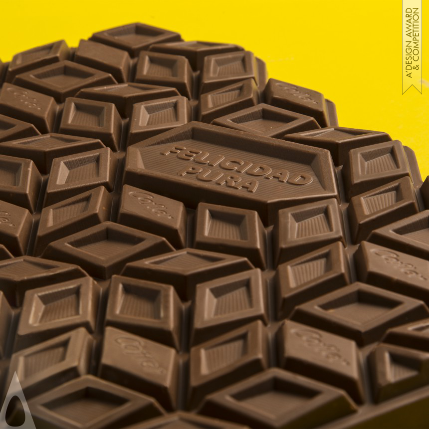 Golden Food, Beverage and Culinary Arts Design Award Winner 2022 Blockazo Chocolate Bar for Sharing 