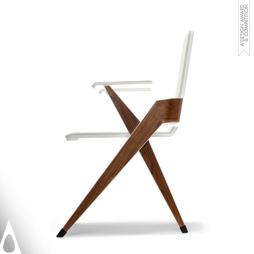 Bronze Furniture Design Award Winner 2023 Crisscross Folding Chair 