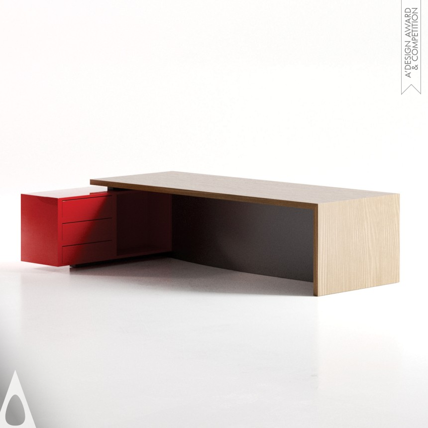 Fabrizio Constanza's 5972 Olton Desk