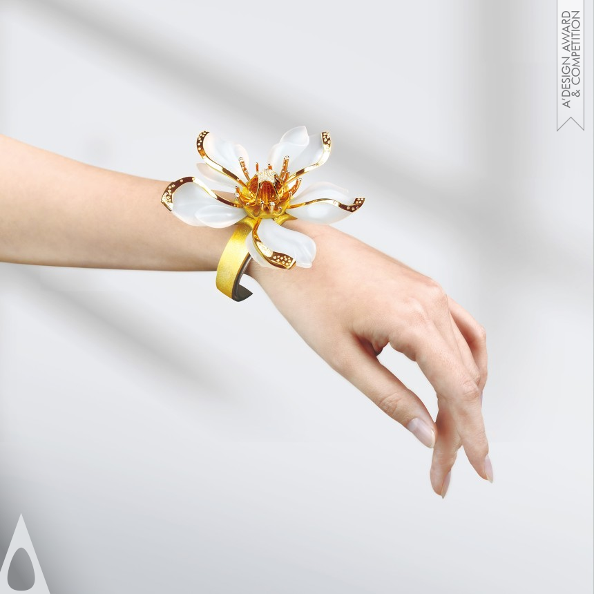 Platinum Jewelry Design Award Winner 2023 Blooming Blossom Multiwear Jewelry 