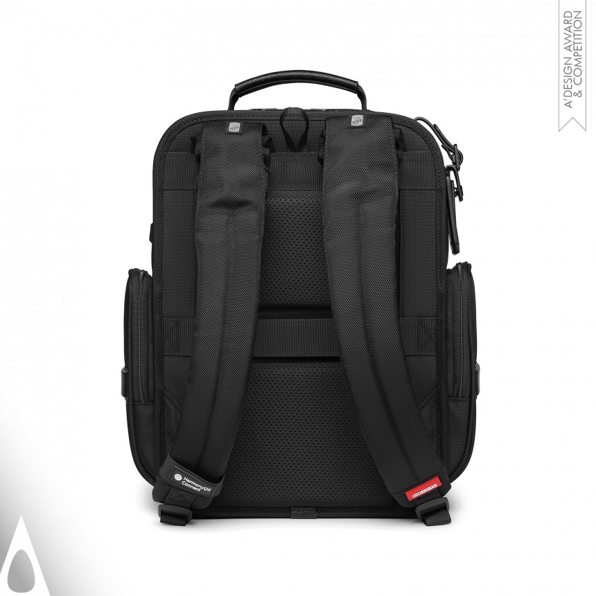Bronze Fashion and Travel Accessories Design Award Winner 2024 Crossgear Weight Loss Master Pro Backpack 