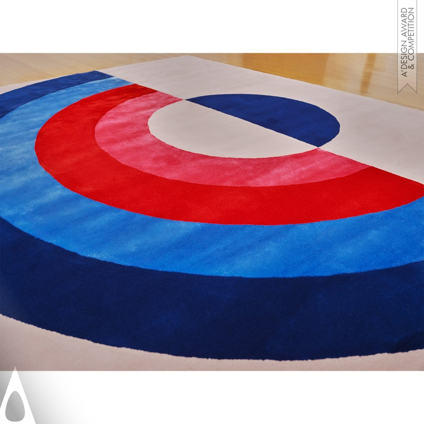 Laura Niubo's Espressionismo Floreale Rugs