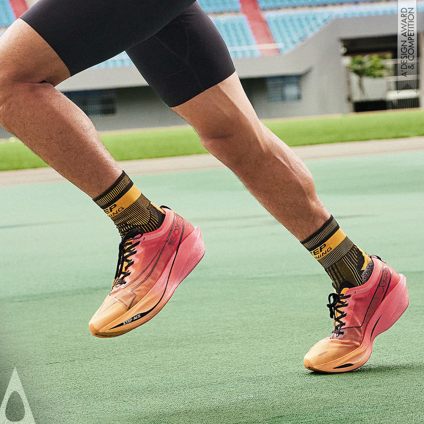 Xtep (China) Co., Ltd. Track Shoes