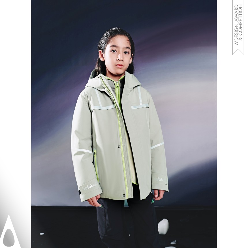 Flame-retardant Down Jacket designed by Li Cheng, Yan Wang and Suwan Yuan