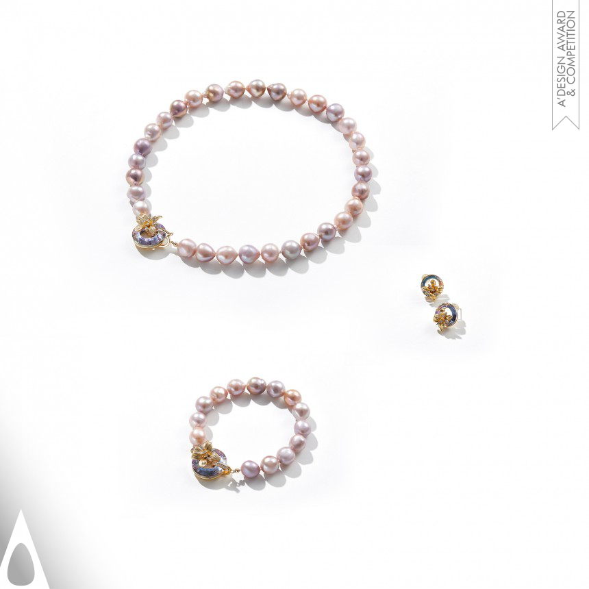 Bronze Jewelry Design Award Winner 2024 Purple Lily Pearl Necklace 