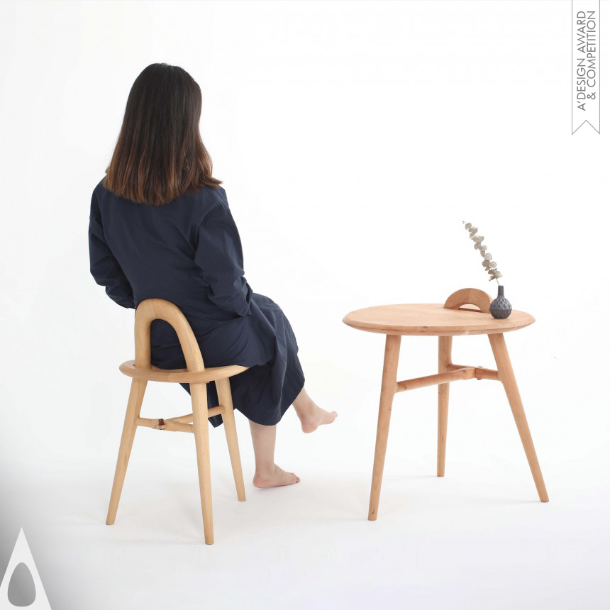 Le Xu's Moon Chair Self Assembled Seating
