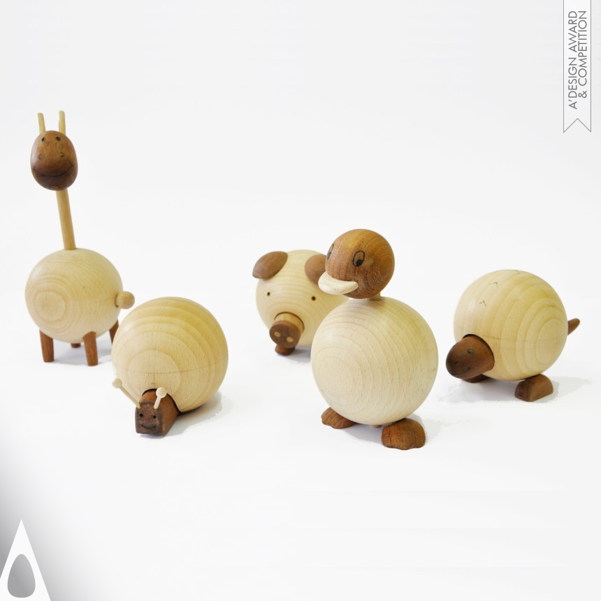 Golden Toys, Games and Hobby Products Design Award Winner 2013 Movable wooden animals Toy 