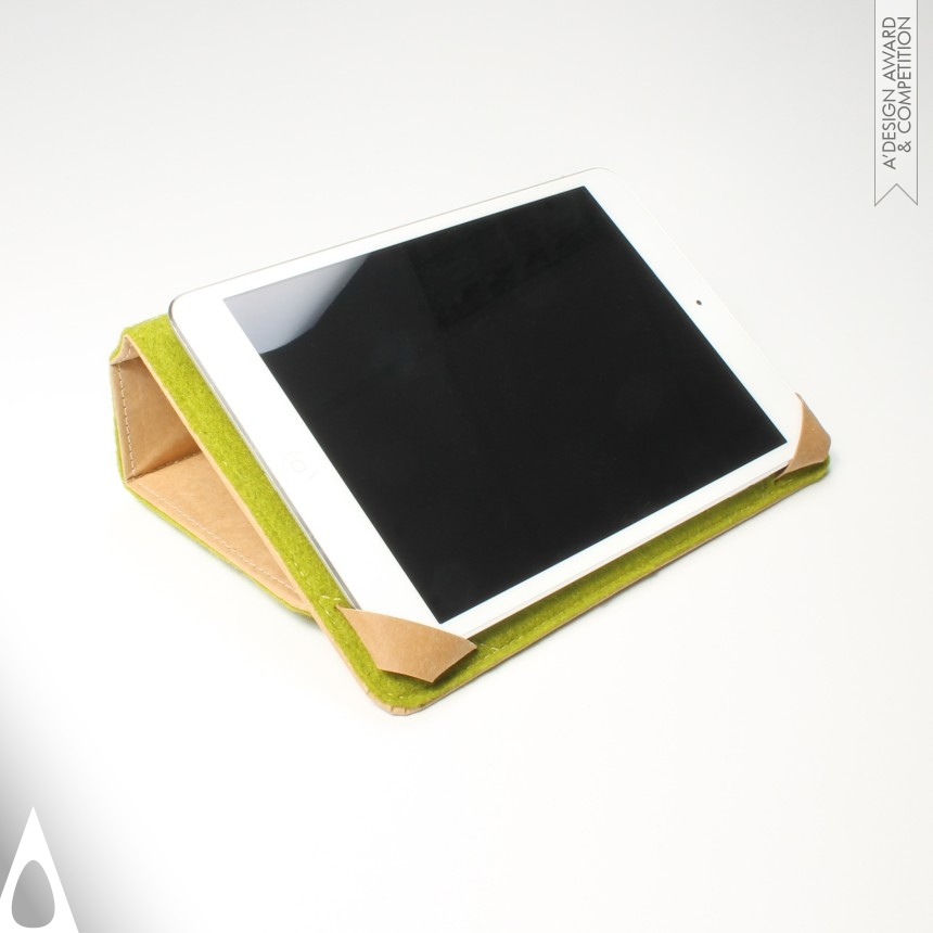 Christoph Rochna for Papernomad's Tootsie iPad Folio