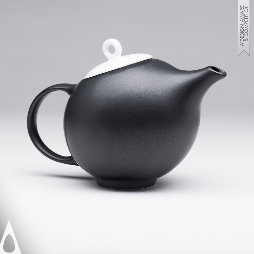 EVA tea set - Golden Bakeware, Tableware, Drinkware and Cookware Design Award Winner